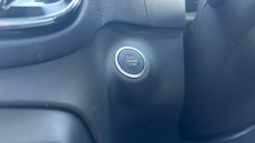 Volvo XC40 2.0 B4P Ultra Dark 5dr Auto Petrol Estate
